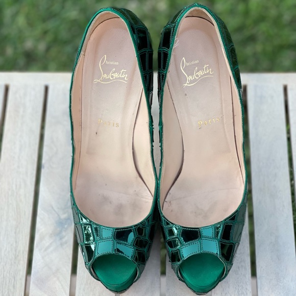 CHRISTIAN LOUBOUTIN peep toe emerald green mirror platform pumps - Picture 5 of 8